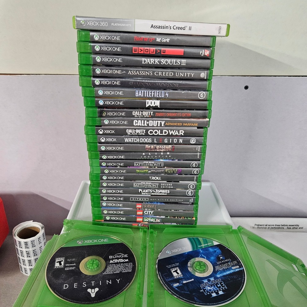Microsoft Xbox Video Game Lot 26 Games Green Call of Duty LEGO Star Wars Bundle
